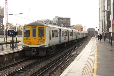 319428 Elephant And Castle Tsgn Thameslink Class 319 Unit No Flickr