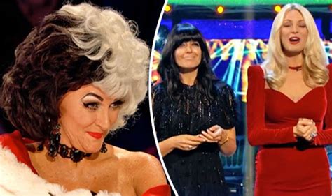 Strictly Come Dancing 2017 Claudia Winkleman Forced To Apologise For