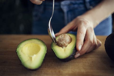 Cómo madurar un aguacate en solo 10 minutos el truco definitivo