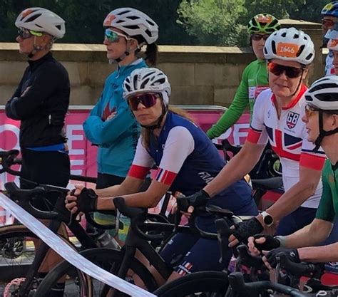 Tarn Et Garonne Qui Est La B Tonni Re Et Cycliste Sandrine Roca