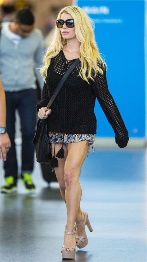 Jessica Simpson Shows Off Toned Legs At The Airport Shoes Post