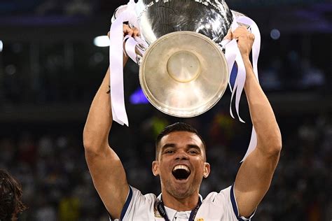 Pepe set to leave Real Madrid and sign two-year deal with PSG ...