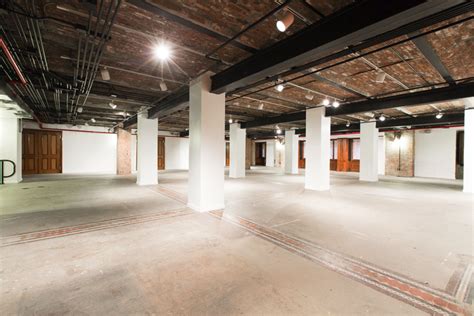 Art Exhibition Wall Non Warping Patented Wooden Pivot Door Sliding
