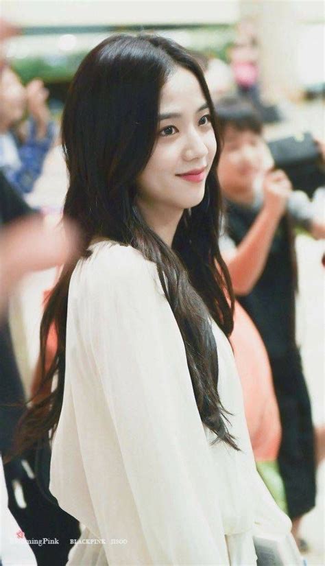 Hourly Jisoo On Twitter Blackpink Jisoo Black Pink Korean Hairstyle