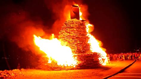 Rockport Bonfire - YouTube