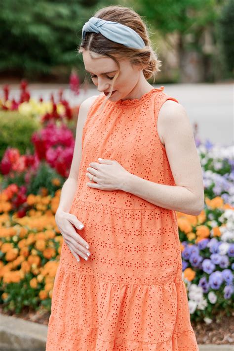 10 Must Have Cute Pregnancy Outfits For Spring Stay Comfy And Stylish