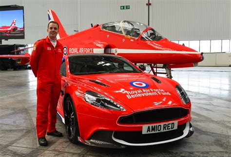 Aston Martin Vanquish 2022 Red