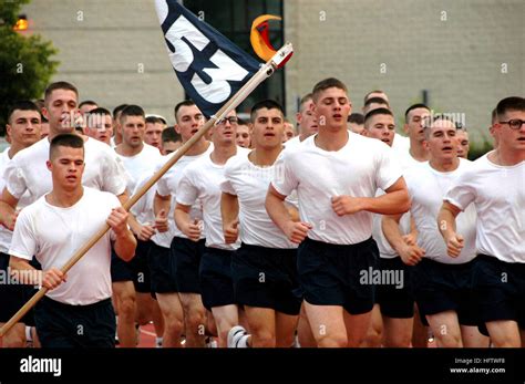 Naval Station Great Lakes Ill August 14 2007 Recruits From Division 253 Run In Formation