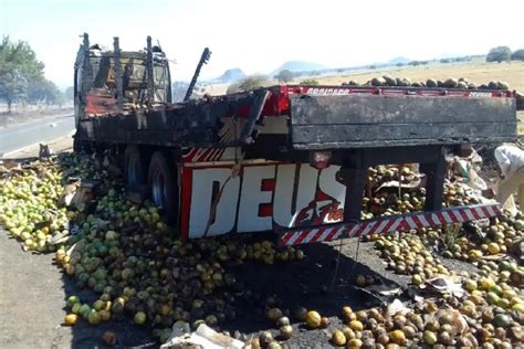 BR 030 Vídeo mostra caminhão destruído após pegar fogo na Serra dos