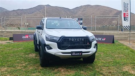 Toyota Presenta La Nueva Hilux Gr Sport El Modelo Ideal Para Los