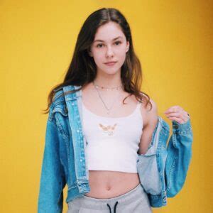 9 Hot Sexy Eloise Webb Bikini Pics