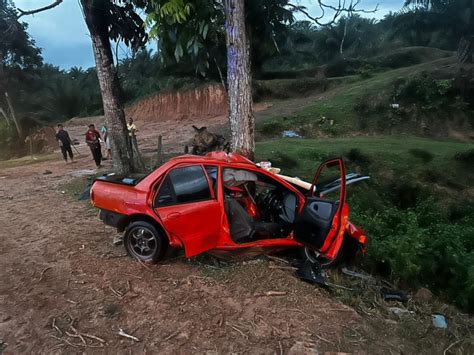 Remaja Maut Wira Terbabas Langgar Pokok Di Gua Musang