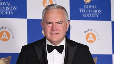 Huw Edwards The Bbc Presenter Deletes Social Media Account Amid New