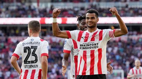 Begeerde Gakpo Leidt PSV Met Hattrick Naar Eclatante Zege Op Volendam