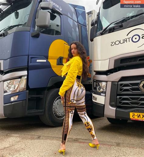 La Rosalía aka Rosalia aka rosalia vt aka therosaliaxo Nude Leaks OnlyFans Faponic