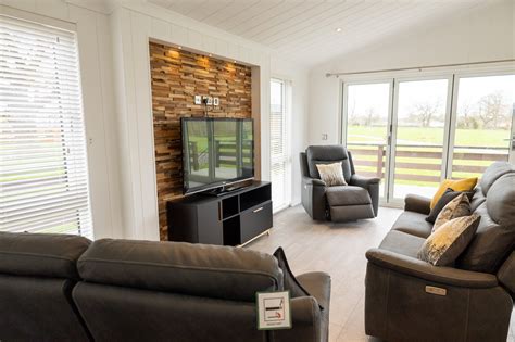 New Beaconsfield Lodge Beaconsfield Holiday Park