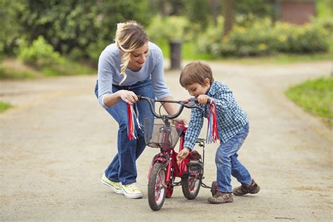 Cómo Enseñar a los Niños a Montar en Bicicleta Guía