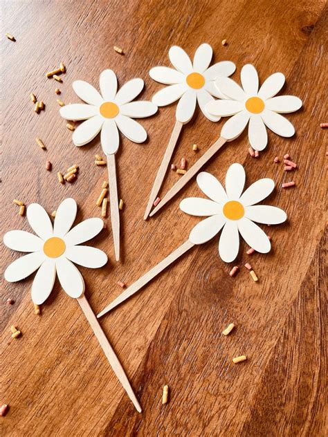 Daisy Cupcake Toppers Birthday Cupcakes Daisy Decorations Etsy First Birthday Theme Girl