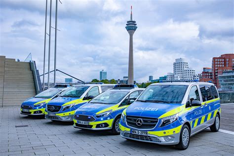 Streifenwagen Der Polizei Nrw Landesamt F R Zentrale Polizeiliche