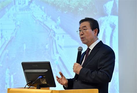 Mayor Park Won Soon Gives Seoul Mayor Inaugural Lecture At Chinas