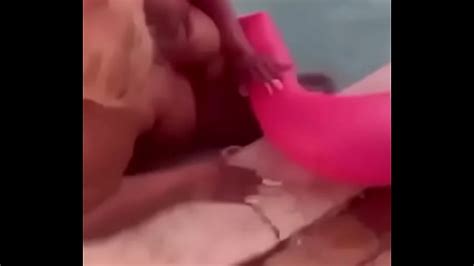 Lovely Peaches Gets Stuck In Pool Naked On Flamingo Float Xxx Mobile Porno Videos And Movies