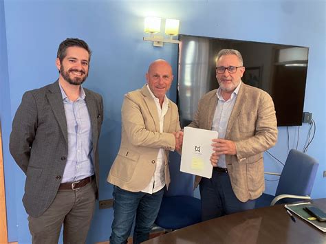 Jarquil Construir Apartamentos Tur Sticos Para White Spain En El