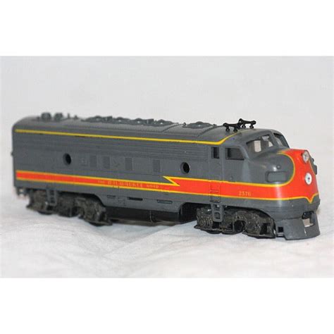 Athearn HO Scale Milwaukee Road F7A Unit Dummy Locomotive Number 2376