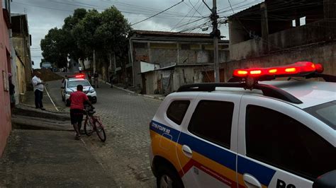 Mulher é morta a tiros dentro de casa em Governador Valadares Vales