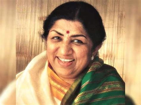 Lata Mangeshkar Death Anniversary 6 Feb Fans Pay Tribute Remember Nightingale Of India Photos