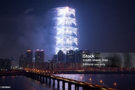 Seoul South Korea Lotte World Tower Fireworks Festival 2017 Stock Photo ...