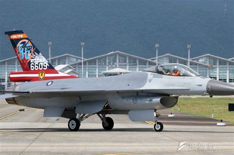 F 16v戰機戰力升級！增購電戰莢艙可對地鎖定12目標攻擊 空軍將向美殺價 風傳媒