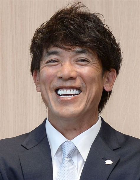 松井稼頭央監督 写真｜【西日本スポーツ】