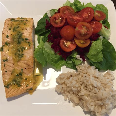 Filete De Pescado Con Salsa De C Tricos Con Jengibre