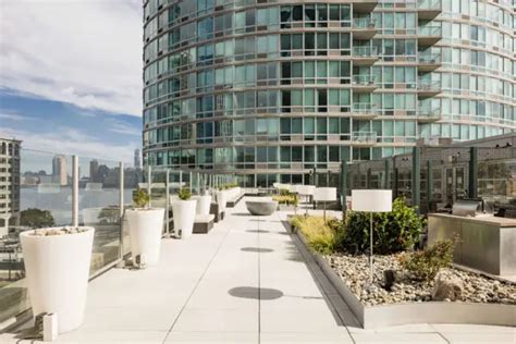 Liberty Towers | Apartments in Jersey City | Veris Residential