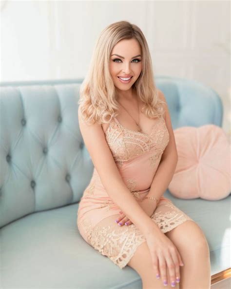 ID 109409 Elena From Ukraine 45 Years Old Blonde Green Eyes