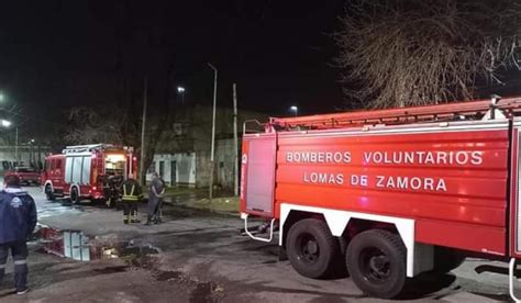 Lomas de Zamora feroz incendio en una fábrica de colchones