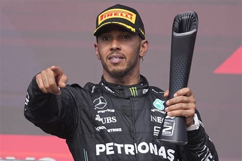 Lewis Hamilton Wechselt Von Mercedes Zu Ferrari Baseljetzt