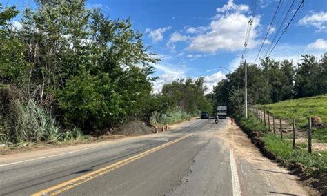 Secretaria De Obras Faz Recupera O De Trecho Da Estrada Dr Rafael