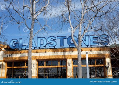 Gladstones Restaurant On Pine And Shoreline Drive Editorial Image