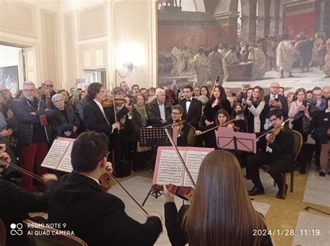 Sant Agata Folla A Palazzo Degli Elefanti Per Il Concerto Sinfonico