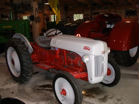 File:Ford 8N Tractor.JPG - Wikipedia