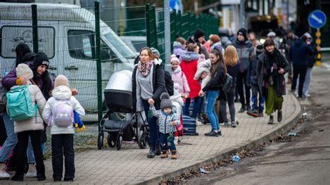 Peste Milioane De Refugia I Din Ucraina Au Fugit Din Calea R Zboiului