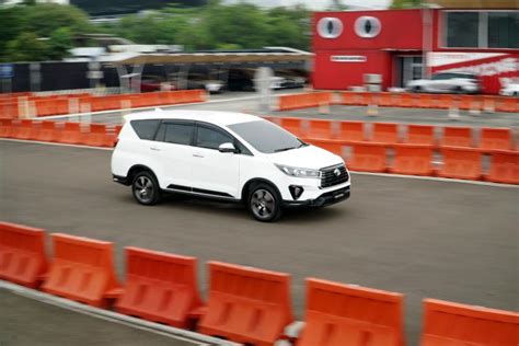 Bakal Dapat Relaksasi Ppnbm Harga Toyota Kijang Innova Turun Sampai