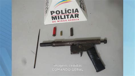 Por Meio De Den Ncias Homem Preso Arma De Fabrica O Caseira E