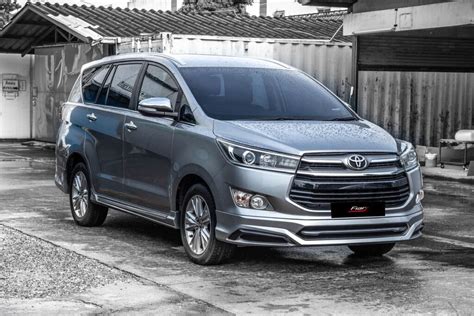 Inspirasi Modifikasi Elegan Untuk Toyota Kijang Innova Dengan Mengubah