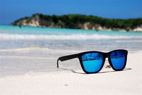 Beach Sunglasses Wallpapers Top Free Beach Sunglasses Backgrounds Wallpaperaccess