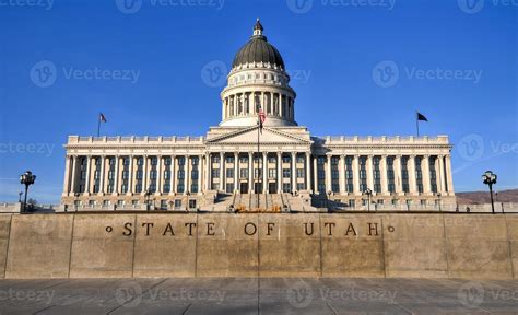 State Capitol Building, Utah 16676168 Stock Photo at Vecteezy