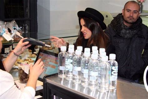 Maite Perroni Na Inaugura O Da Cafeteria Milkella Na Cidade Do M Xico