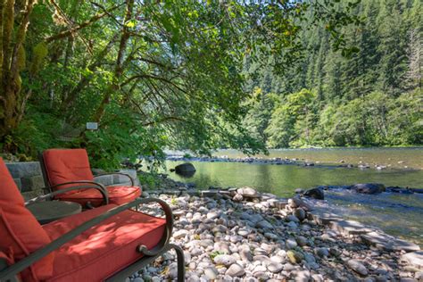 The Oregon Cliff House | McKenzie River Vacations