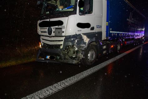 Schwerer Verkehrsunfall A Verletzte Freiwillige